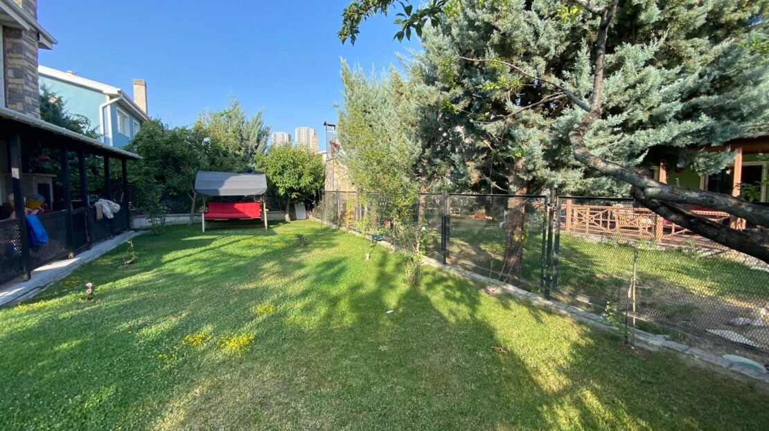 Beytepe İncek bölgesinde kiralık villa arka bahçe manzarası