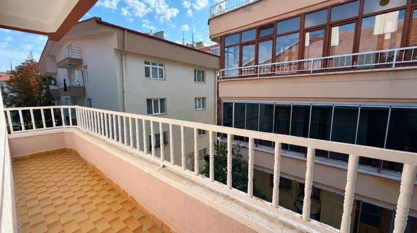 Çankaya Öveçler Kabil Caddesi’nde Ferah ve Geniş Kullanımlı 5+1 Dubleks Daire – Şehi̇t Mevlüt Meri̇ç, Çankaya görünümü