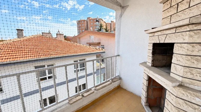 Çankaya Öveçler Kabil Caddesi’nde Ferah ve Geniş Kullanımlı 5+1 Dubleks Daire – Şehi̇t Mevlüt Meri̇ç, Çankaya görünümü